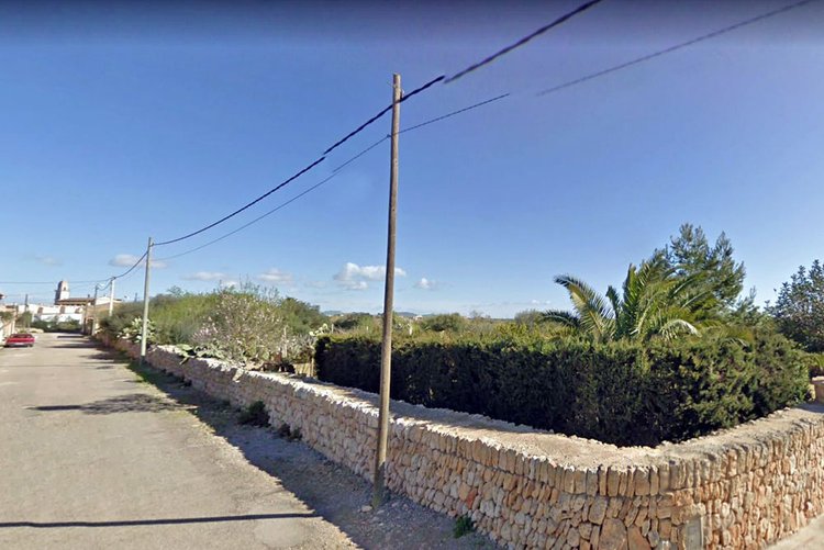 Plot for townhouses with pool in Ses Salines for sale