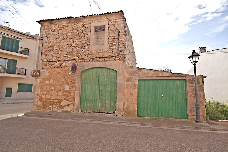 Stadthaus zum Renovieren in Santanyi zu verkaufen
