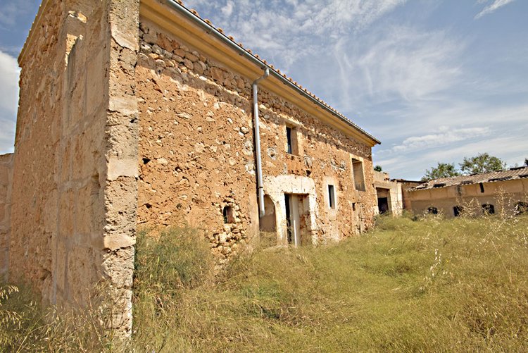 Finca con ruina y dependencias en venta en Campos