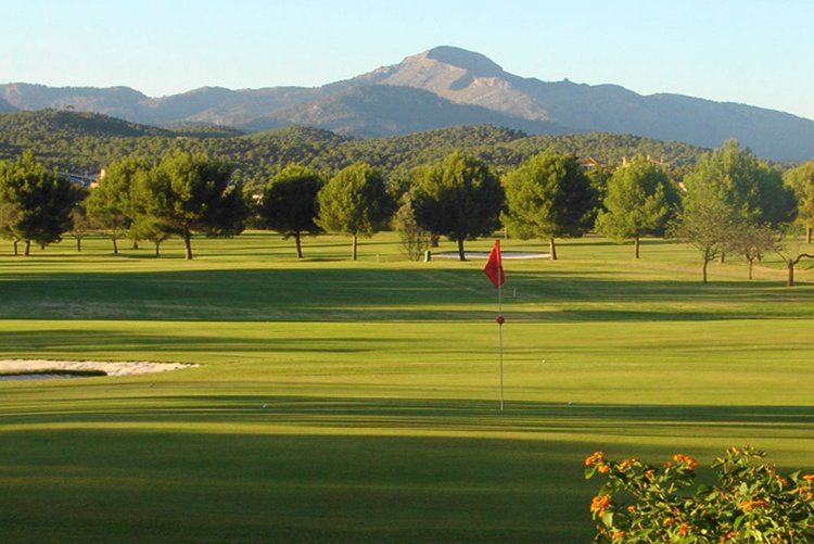 Golf Santa Ponsa im Südwesten von Mallorca Immobiliernverkaeufe