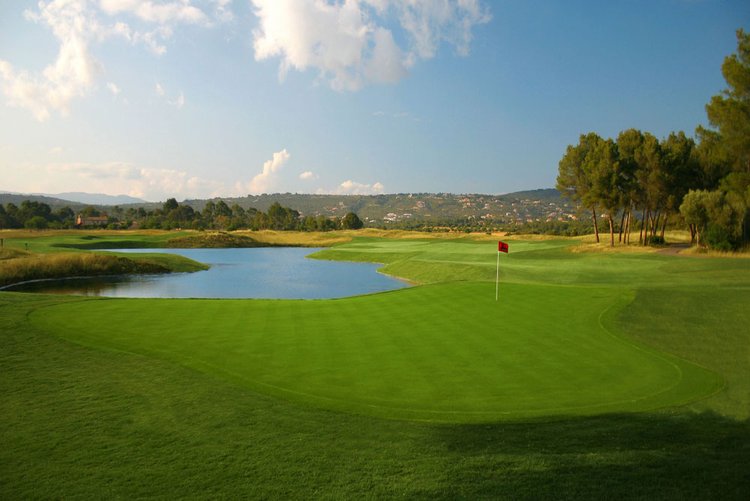 Golf Club Puntiro Properties Near to golf course