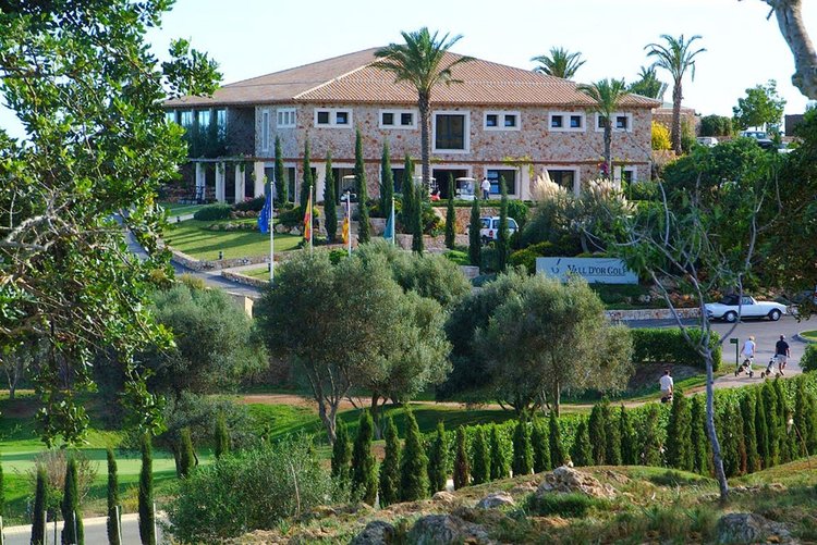Immobilien über Immobilienmakler kaufen Vall Dor Golf und Umgebung