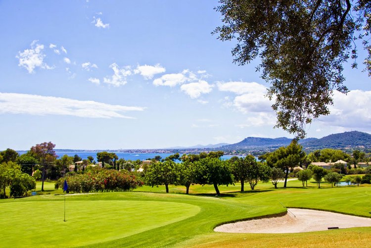 Agente de bienes raíces en el Golf Son Servera en Mallorca