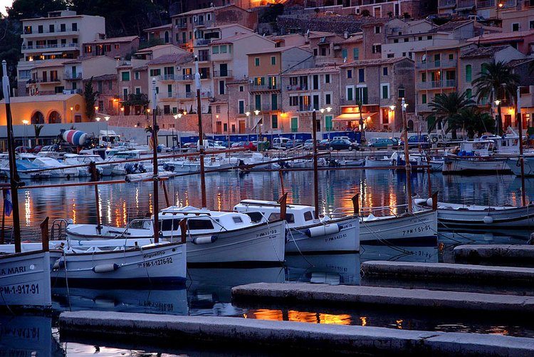 Port de Soller Yachthafen Informationen und Koordinaten