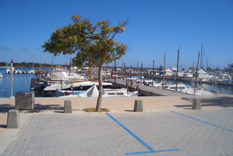 Colonia de Sant Jordi Club Náutico de la Información y Propiedades