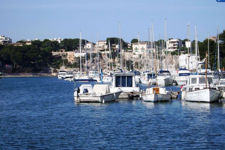Марина Porto Cristo Информация к гавани и яхт-клуба