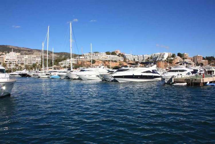 Puerto Portals marina port description and properties