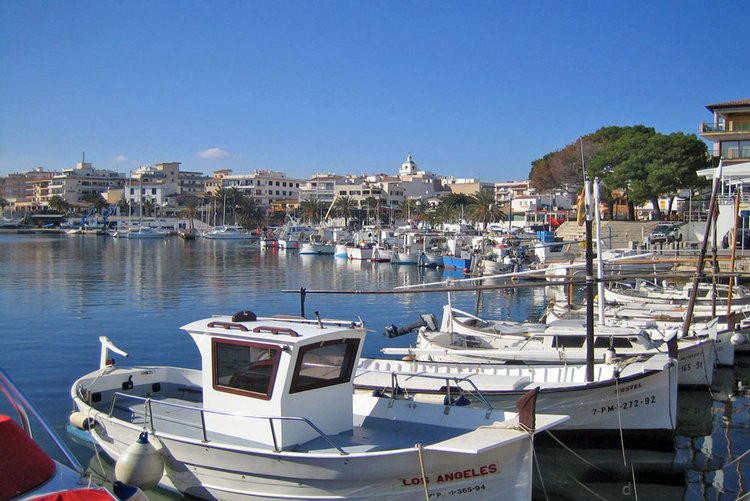 Cala Ratjada Yachthafen Beschreibung Adresse und Koordinaten
