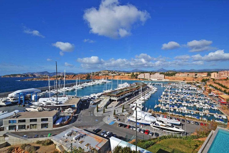 Hafen Port Adriano Informationen zum Yachtclub