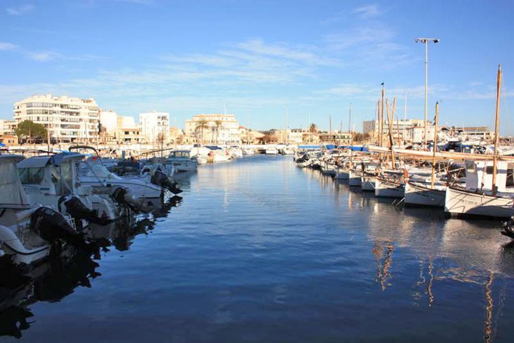 Yachthafen Cala Gamba Beschreibung Anschrift und Telefonnummer