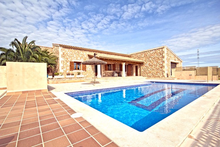 furnished Finca for rent in the southeast of Mallorca in Campos