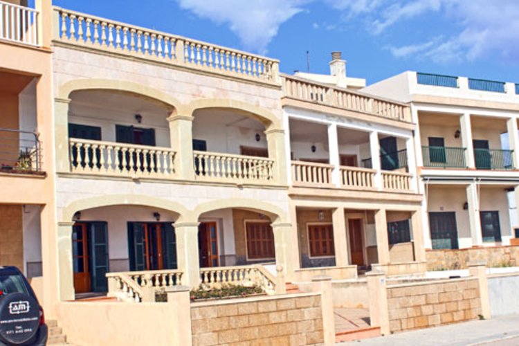 Sa Rapita Stadthaus mit zwei Wohnungen in erster Meereslinie zu verkaufen