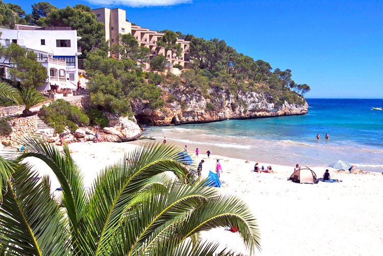 Cala Santanyi Mallorca Sandstrand Beschreibung und Tipps
