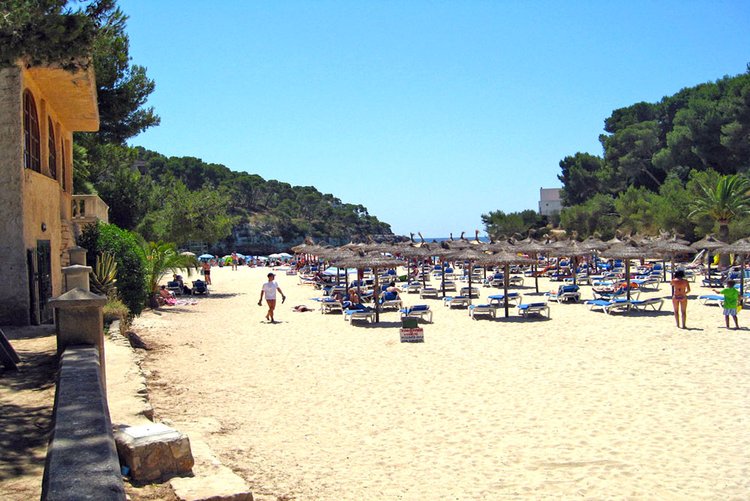 Sandstrand Cala Santanyi Strandbeschreibung