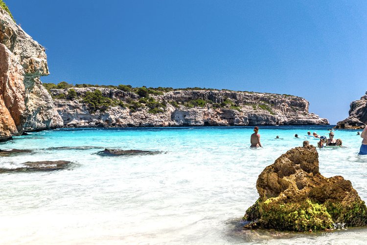 Bucht und Strand Calo des Moro an der Ostküste Mallorcas